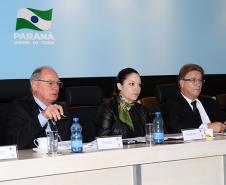 Lucio Alberto Hansel, Carolina Schussel, representante do Estado do Paraná na AGO  e Jacson Leite
